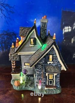 DEPT 56 Halloween THE CANDY CAULDRON! Perfect, Complete with 5 worms and 2 signs