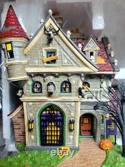 DEPT 56 Snow Village Halloween Disney Showcase MICKEY'S HAUNTED HOUSE! Spooky