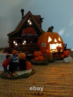 DEPT 56 Snow Village Halloween JACK'S PUMPKIN CARVING STUDIO! Fall, Autumn