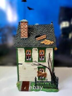 DEPT 56 Snow Village Halloween SPOOKY FARMHOUSE! Scary, Eerie, Haunted. Lights