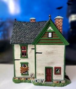 DEPT 56 Snow Village Halloween SPOOKY FARMHOUSE! Scary, Eerie, Haunted. Lights