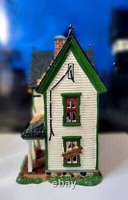 DEPT 56 Snow Village Halloween SPOOKY FARMHOUSE! Scary, Eerie, Haunted. Lights