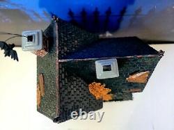 DEPT 56 Snow Village Halloween SPOOKY FARMHOUSE! Scary, Eerie, Haunted. Lights