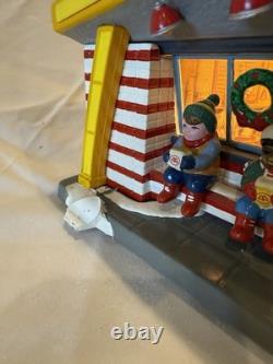 DEPT 56 Snow Village MCDONALD'S RESTAURANT Lighted Sign + RONALD +THREE Figures