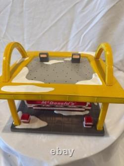 DEPT 56 Snow Village MCDONALD'S RESTAURANT Lighted Sign + RONALD +THREE Figures