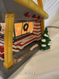 DEPT 56 Snow Village MCDONALD'S RESTAURANT Lighted Sign + RONALD +THREE Figures