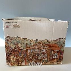 David Winter Aunt Mary's Haunted House DWF04 US #3 2003 Mint In Box withCOA