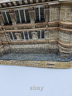 David Winter Azay le Rideau Castle The Grand Tour Collection Box & COA 2001