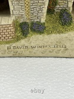 David Winter Cottages Castle In The Air With box, Flags And Cannons