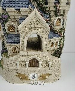 David Winter Cottages Guinevere's Castle Ltd Ed 2782/4300 COA Box