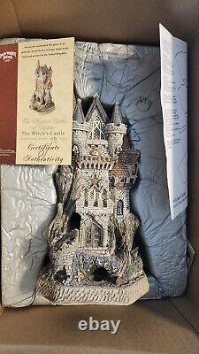 David Winter Cottages Limited edition Witch's Castle D1025 Witch 1997 Box COA