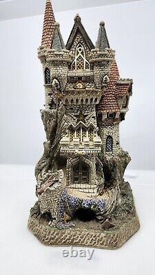 David Winter Cottages Limited edition Witch's Castle D1025 Witch 1997 Box COA