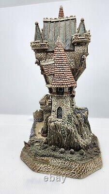 David Winter Cottages Limited edition Witch's Castle D1025 Witch 1997 Box COA