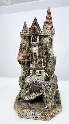 David Winter Cottages Limited edition Witch's Castle D1025 Witch 1997 Box COA