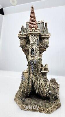 David Winter Cottages Limited edition Witch's Castle D1025 Witch 1997 Box COA