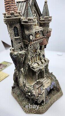 David Winter Cottages Limited edition Witch's Castle D1025 Witch 1997 Box COA