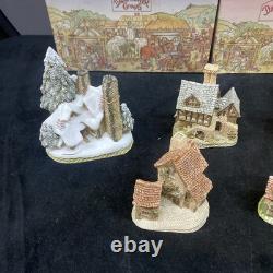 David Winter Cottages Lot Of 28 (22) In Boxes (6) Unboxed Some COAs Good Shape