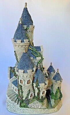 David Winter Guinevere's Castle 1995 Limited Edition