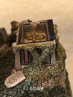 David Winter The House of Usher Haunted House w Key&Box D1035 COA