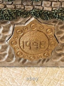 David Winter The House of Usher Haunted House w Key&Box D1035 COA