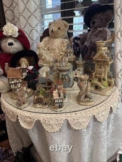 David Winters Collectable Villages and cottages British Traditions lot of 9