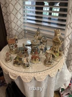 David Winters Collectable Villages and cottages British Traditions lot of 9