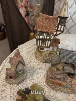 David Winters Collectable Villages and cottages British Traditions lot of 9