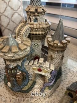 David Winters Collectable Villages and cottages British Traditions lot of 9