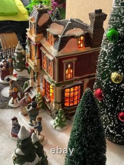 Department 56 Chancery Corner Dickens Village Gift Set