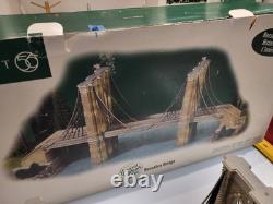 Department 56 Christmas in the City Brooklyn Bridge