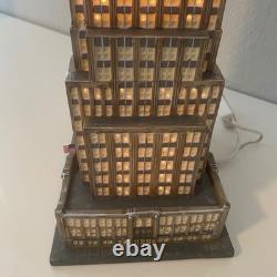 Department 56 Empire State Building Christmas in the City 56-59207 Works Flags