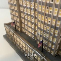 Department 56 Empire State Building Christmas in the City 56-59207 Works Flags