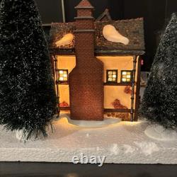 Department 56 FEZZIWIG'S BALLROOM #58470 Gift Set Scrooge Dickens Village WORKS