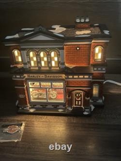 Department 56 Harley Davidson City Dealership 59202 Christmas Series House + Box