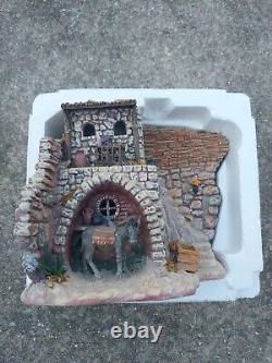 Department 56 Little Town Of Bethlehem Caravansary Lot 3 Drinking Well, Corner