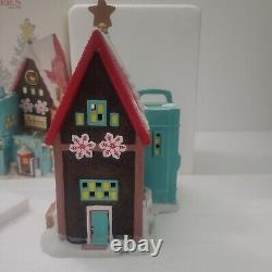 Department 56 North Pole Hasbro Easy Bake Bakery Building 4049202 Rare