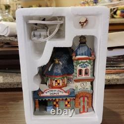 Department 56 North Pole Northern Lights Depot Illuminated Porcelain Village