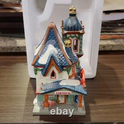 Department 56 North Pole Northern Lights Depot Illuminated Porcelain Village