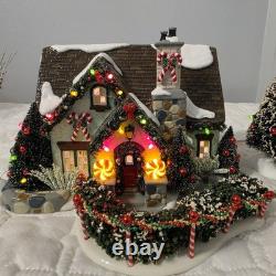 Department 56 Original Snow Village Christmas Lane Peppermint House Gift Set