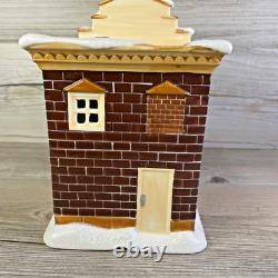 Department 56 Peanuts Peppermint Patty's Pet Palace Christmas Village With Box