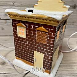 Department 56 Peanuts Peppermint Patty's Pet Palace Christmas Village With Box