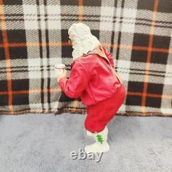 Department 56 Possible Dreams # 4052122. Warming Up. RETIRED. 2016. With Box