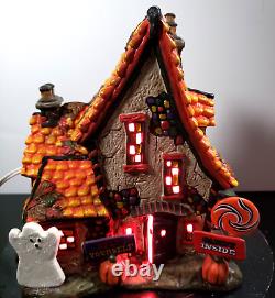 Department 56 SWEET TRAPPINGS COTTAGE Halloween Witch's Candy House (Lit) NEW