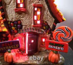 Department 56 SWEET TRAPPINGS COTTAGE Halloween Witch's Candy House (Lit) NEW