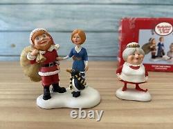 Department 56 Santa Claus Is Coming To Town COMPLETE SET