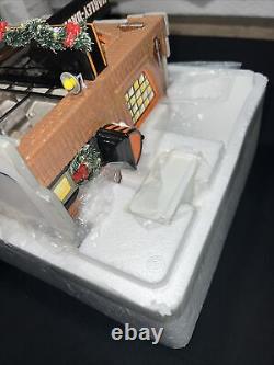 Department 56 Snow Village Harley Davidson #4020216 Light Up Building Motorcycle