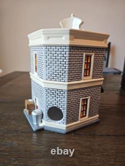 Department 56 Snow Village Starbucks Coffee MINT CONDITION