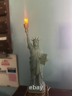 Department 56 Statue of Liberty American Pride Collection Great condition