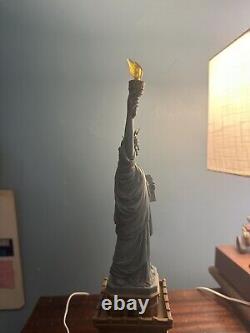 Department 56 Statue of Liberty American Pride Collection Great condition