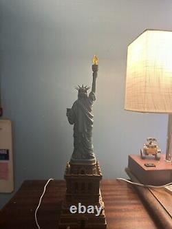 Department 56 Statue of Liberty American Pride Collection Great condition